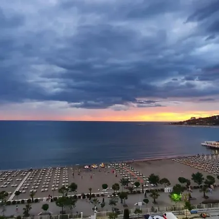 Nada Seaview Apartamento *