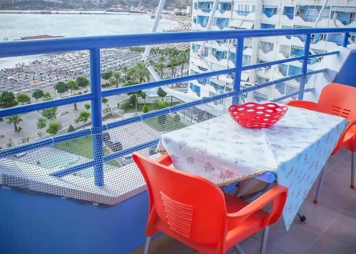 Nada Seaview Апартаменты