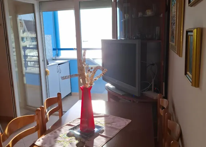Nada Seaview Апартаменты *